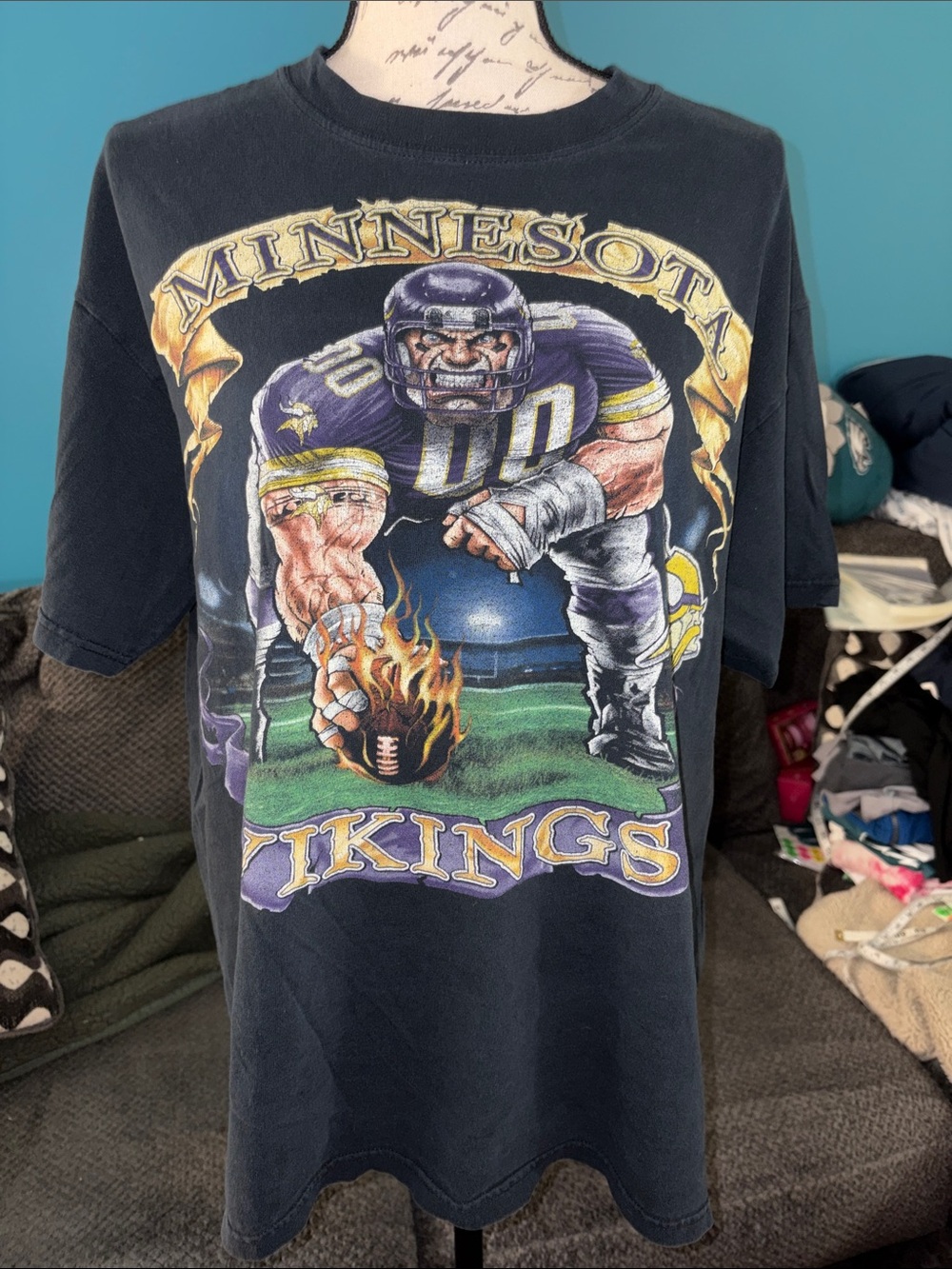 Vintage Minnesota Vikings “Liquid Blue” graphic t-shirt, XL